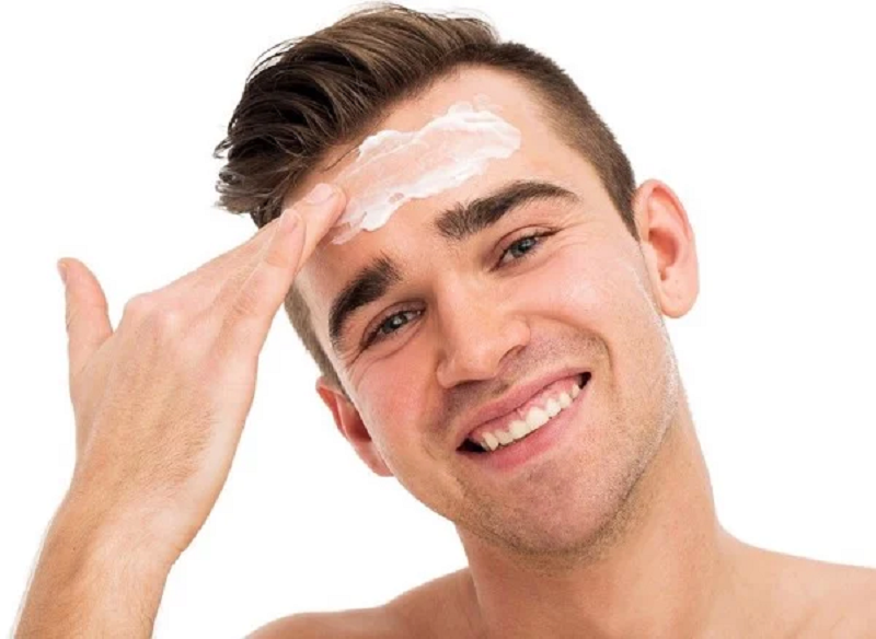 Với da đang mụn, dùng sản phẩm chứa hương hiệu sẽ khiến mụn phát triển mạnh hơn