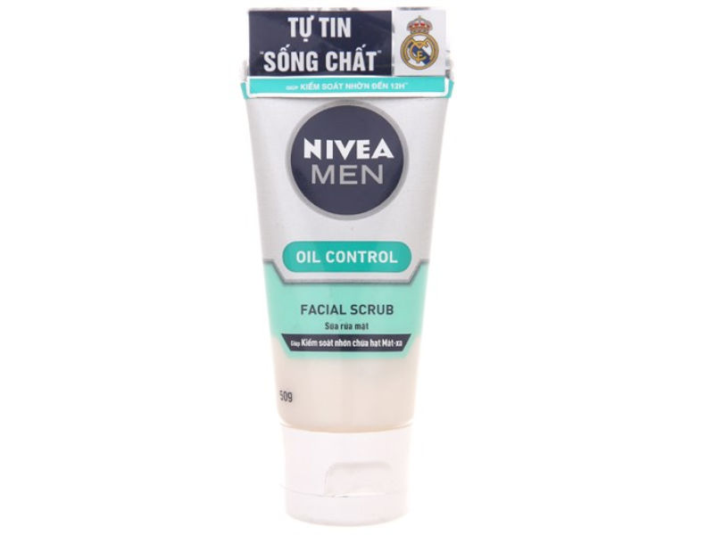 Nivea Men Oil Control Facial Scrub chứa nhiều tinh chất thiên nhiên